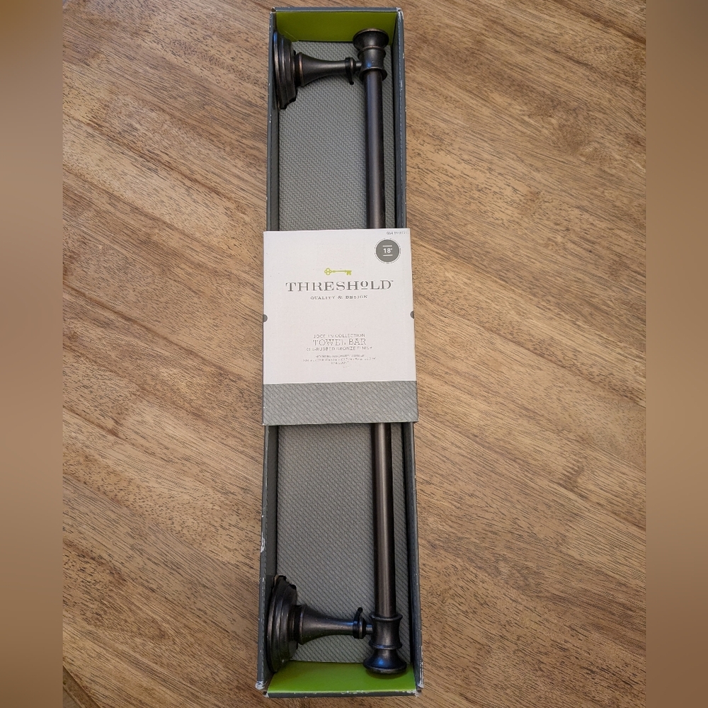 NIP! Threshold Jocelin Collection 18" Towel Bar
